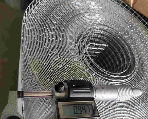 2.5-25cm গর্ত গ্যালভানাইজড ঝালাই তারের জাল প্যানেল 1 12 ইঞ্চি দ্বারা 1 ইঞ্চি