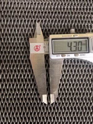 Heavy Load Metal Conveyor Belt Balanced Weave Mild Steel 18A 1.6mm Wire 5mm Rod Pitch 4.3mm Self Tracking